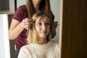Soumaya vous aidera à trouvez la coiffure qui vous correspondra lors du focus coiffure.