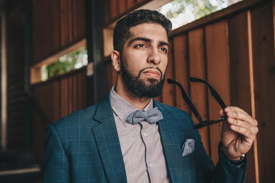 Une barbe et une coiffure adaptées à la forme de votre visage avec le forfait coiffure visagisme de Question d'Allure.